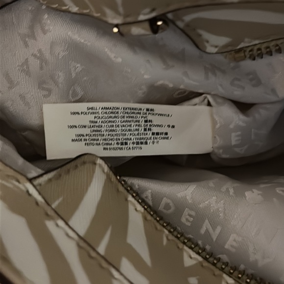 SALE!! Large Kate Spade Tote - Picture 6 of 6